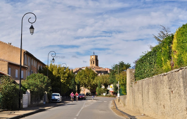 The village of Sablet